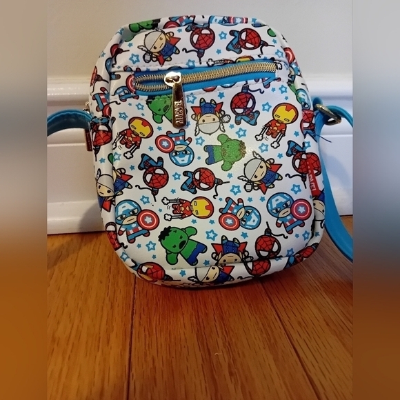 NWOT Disney Store Marvel The Avengers MXYS Crossbody Bag - Picture 3 of 6